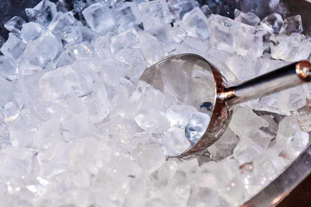 یخ برای لب‌تشنگان گرمازده