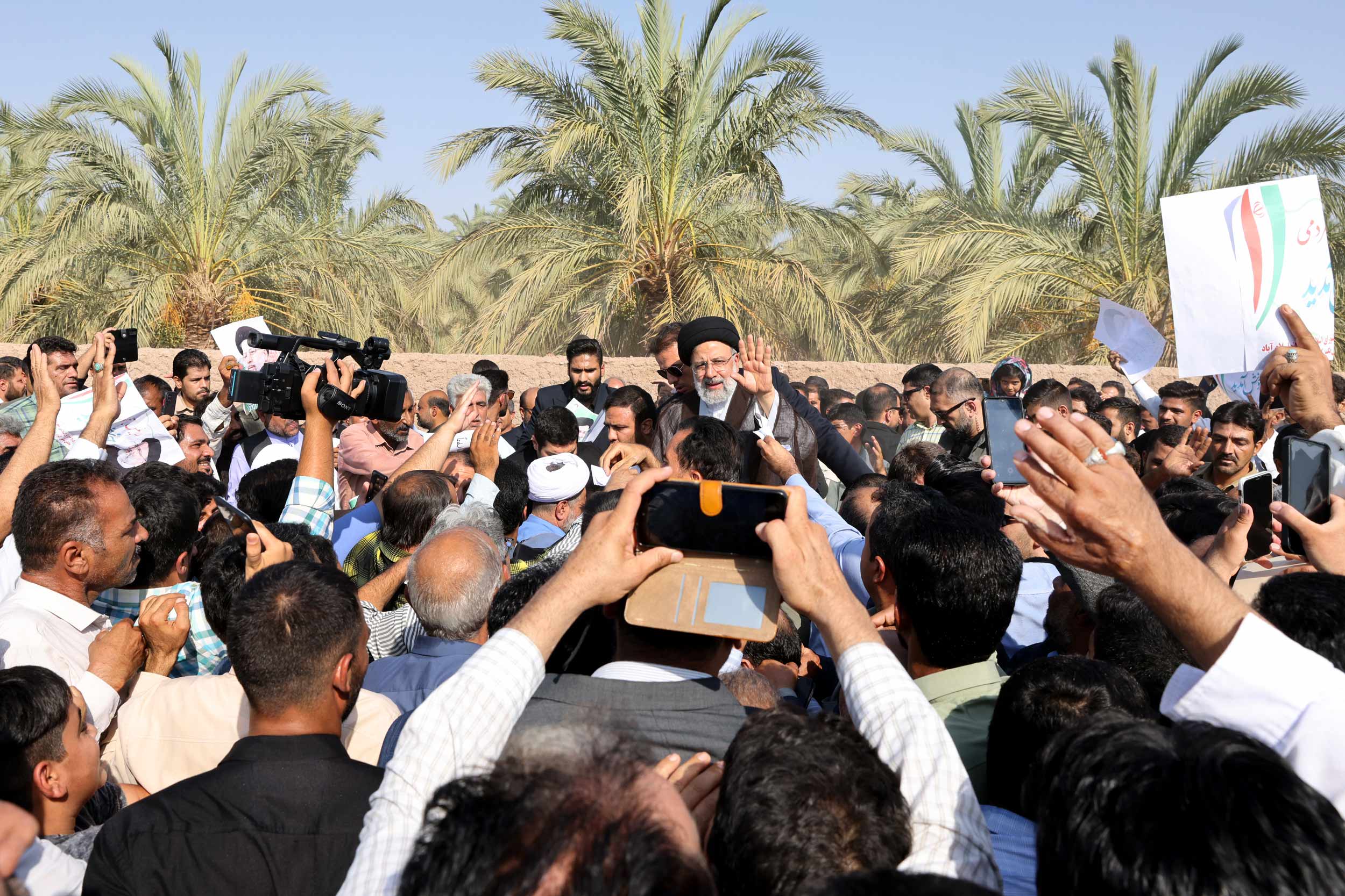 استقبال گرم بمی‌ها از رئیس‌جمهور