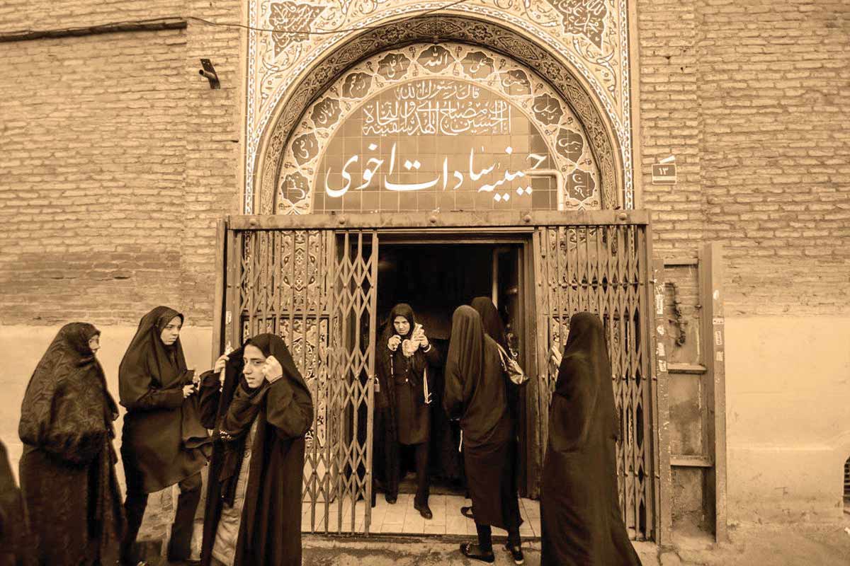 زیر بیرق سادات اخوی و سیدعزیزالله