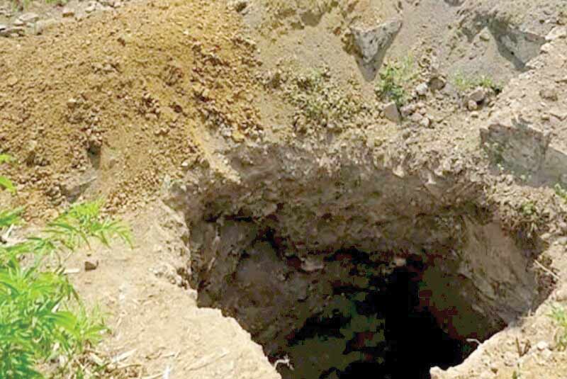 ماموران که در تعقیب قاتل فراری بودند، جسد او را در مدرسه متروکه پیدا کردند