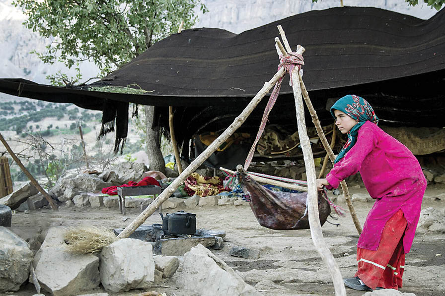 مهرنوش در سرزمین عجایب