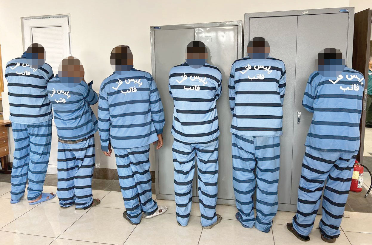 اعضای اصلی این گروه به اتهام قتل و سرقت مسلحانه در زندان بودند