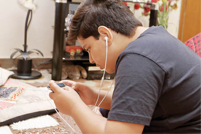 چاقی در حالی به معضل دانشآموزان تبدیل شده که معاونت تربیت بدنی و سلامت آموزش و پرورش متولی ندارد