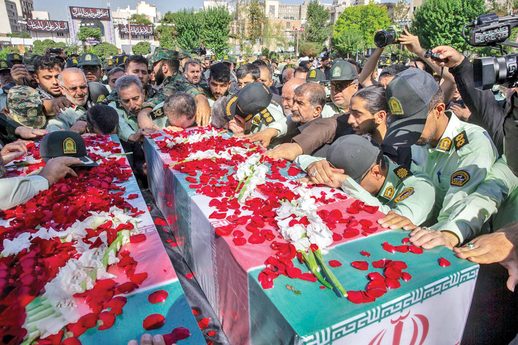 تشییع پیکر شهدای پلیس حادثه خلازیر