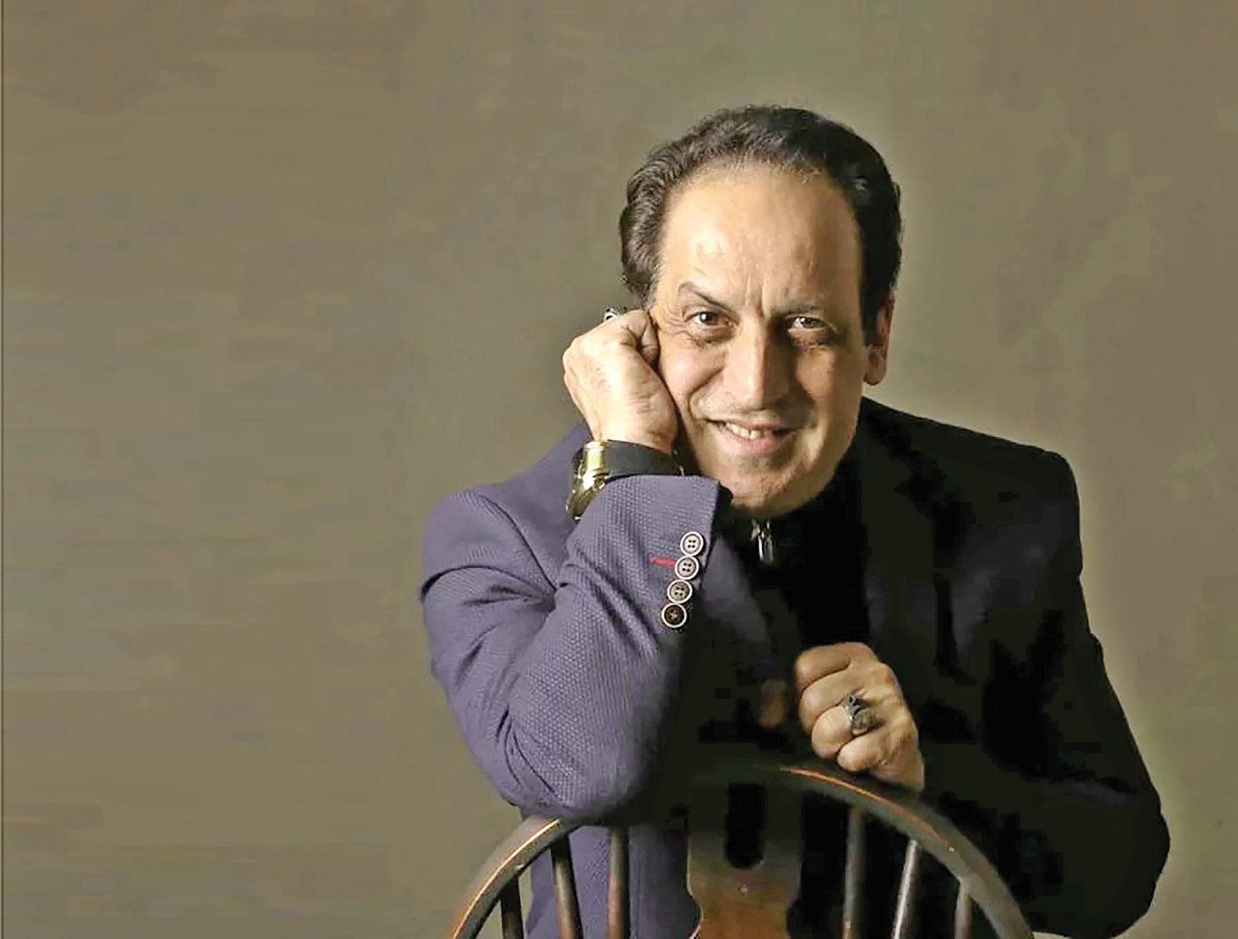 گفت‌وگو با بهمن هاشمی مجری تلویزیون به بهانه حضورش در برنامه میدون