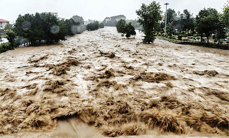 امدادرسانی به سیل زدگان در شمال‌غربی‌کشور