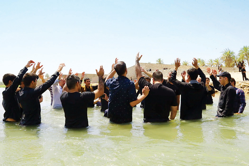 روضه زائران امام حسین‌ع‌ در رود فرات