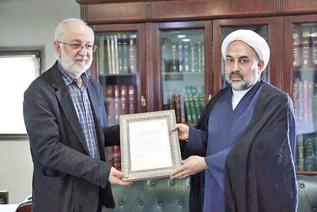 زائری؛ رایزن فرهنگی در الجزایر