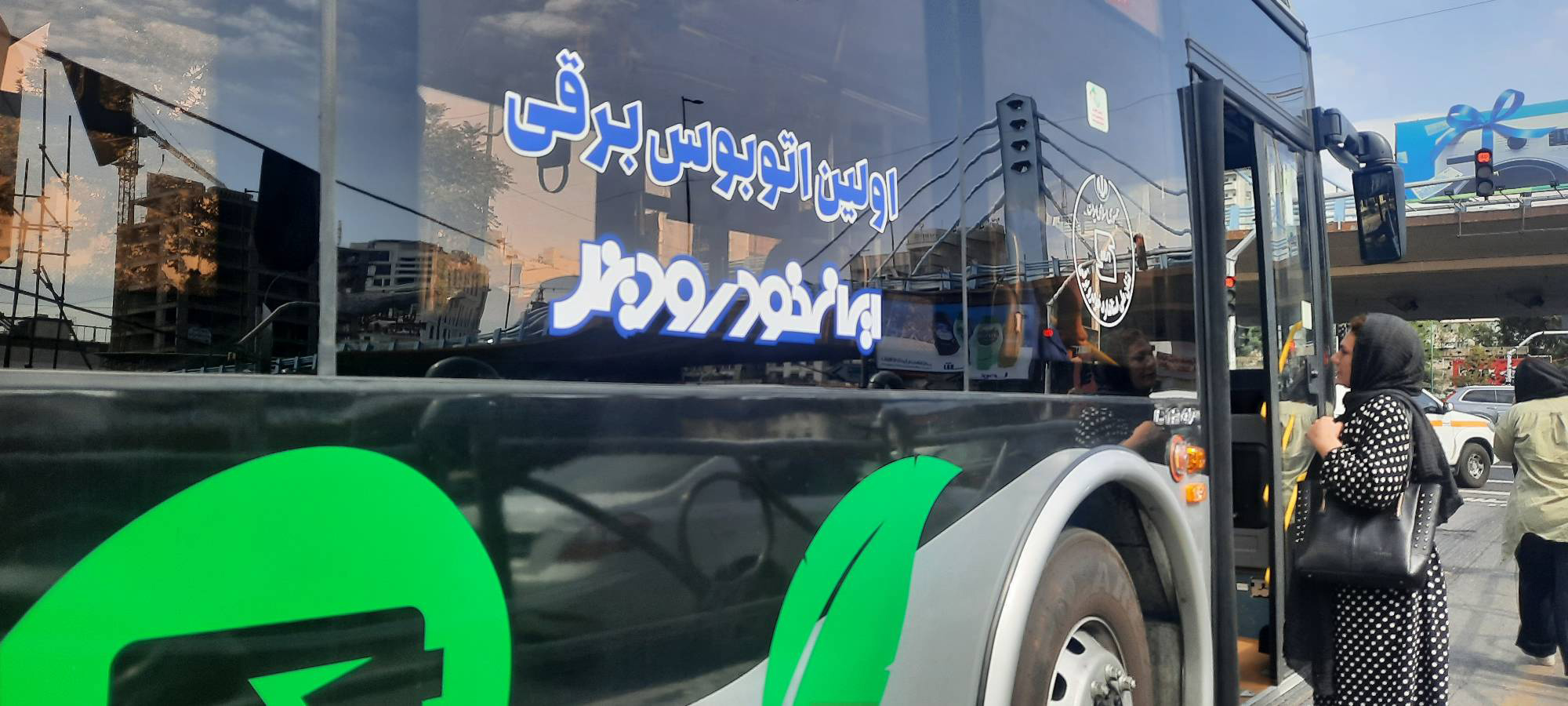 حرکت اتوبوس برقی در خط 7