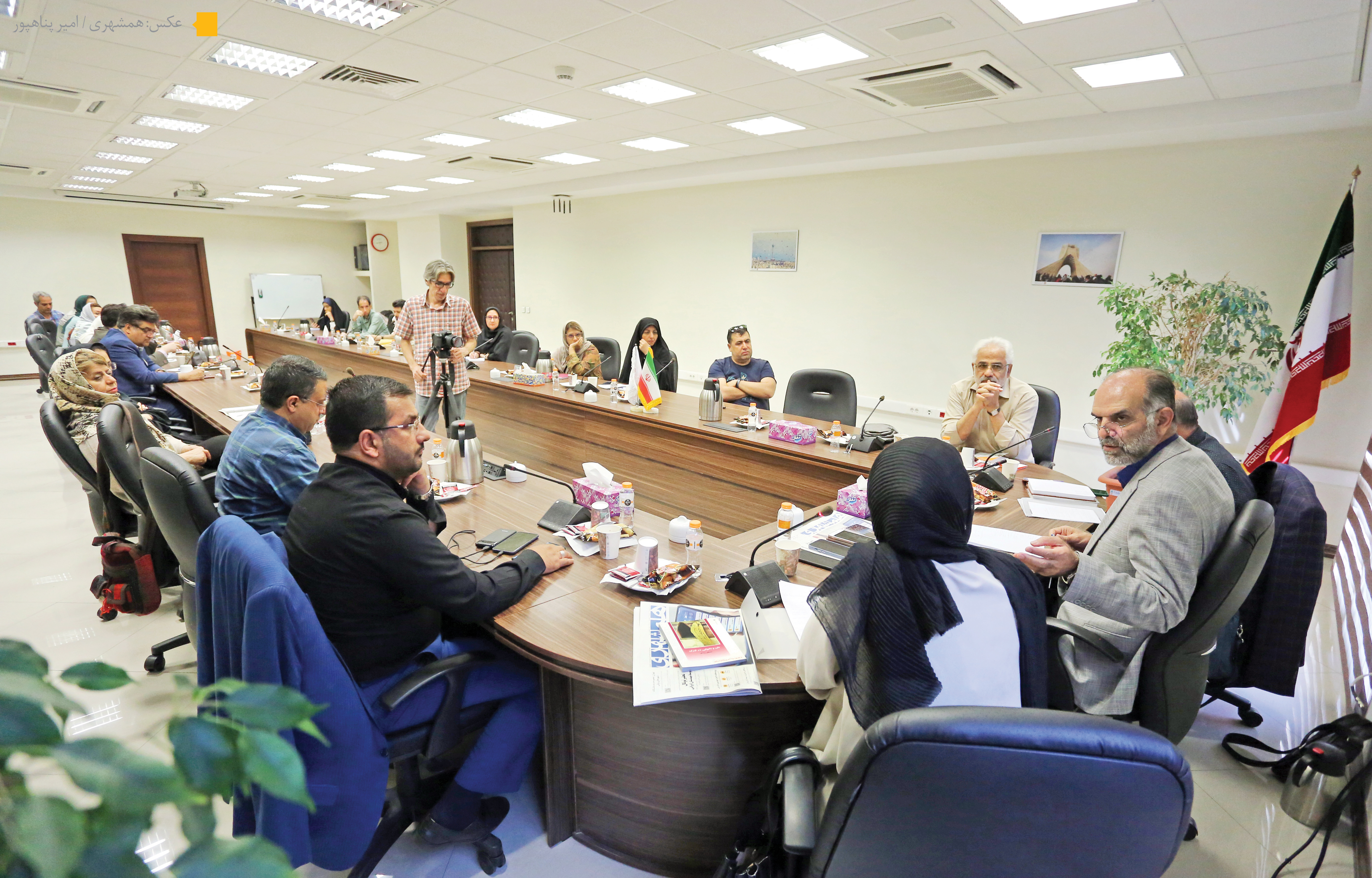 دوازدهمین نشست مرکز تهران‌شناسی همشهری با حضور تهران‌شناسان و کارشناسان نان برگزار شد