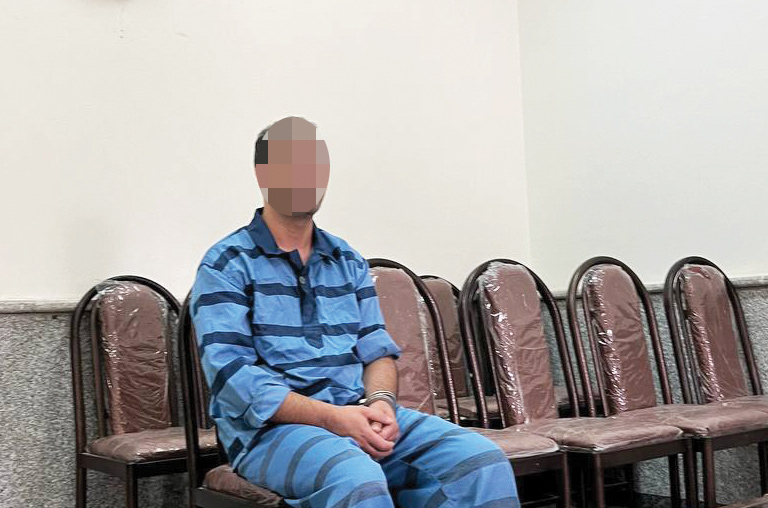 مردی با ورود به خانه زن تنها، اموال قیمتی اش را سرقت کرد