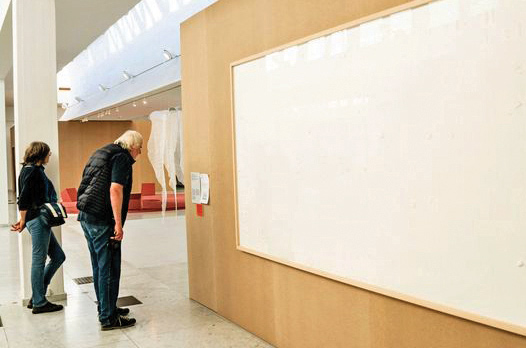 نقاشی سفید دردسرساز