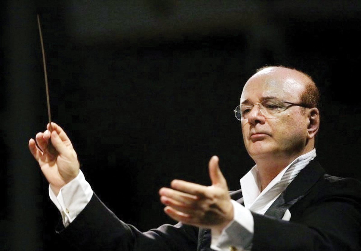 منوچهر صهبائی، رهبر ارکستر سمفونیک تهران شد