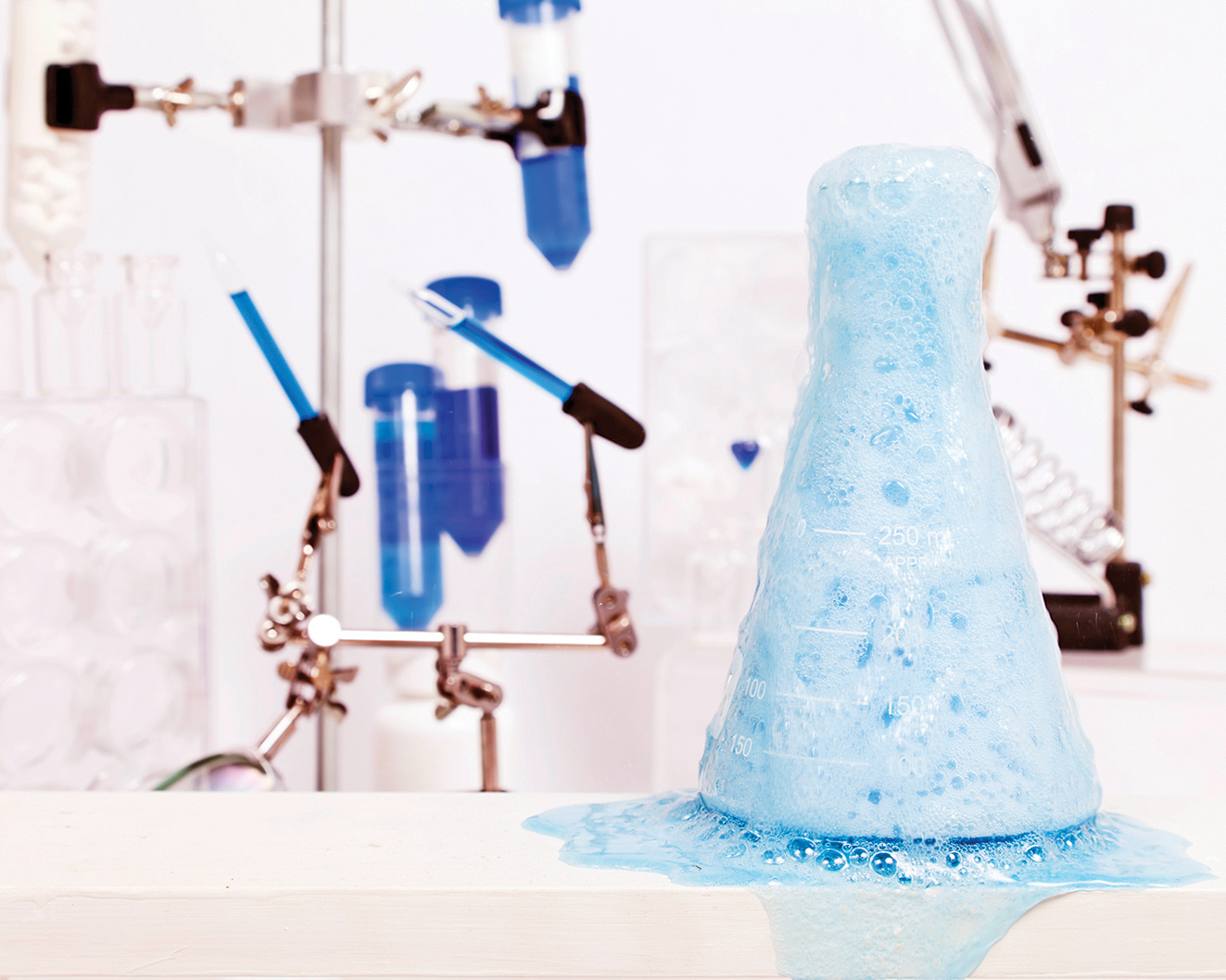 قرمه‌سبزی داغ می‌خوای؟ نخ رو بکش!