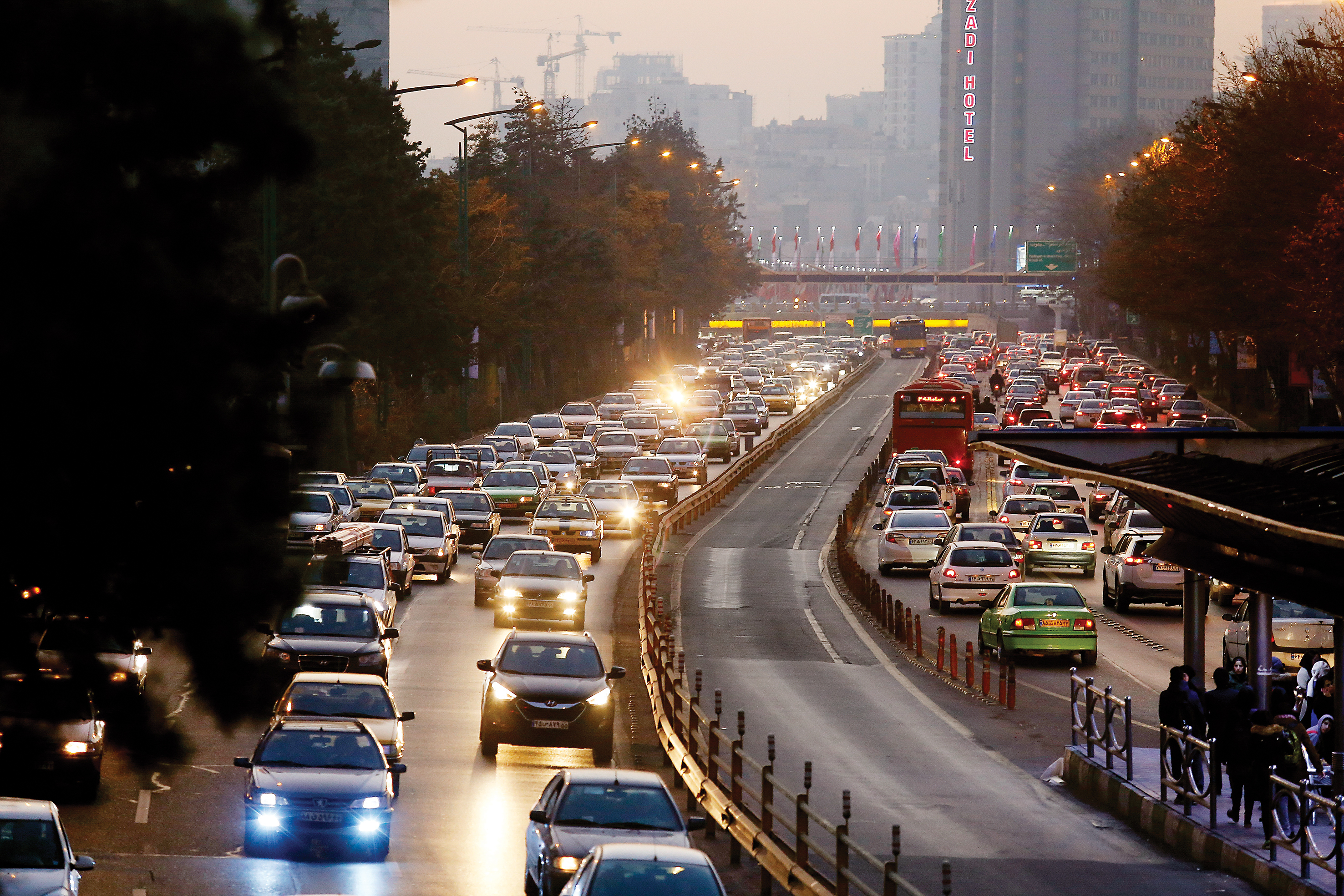 مسئولان نمایشگاه بین‌المللی، تهدید شورا را جدی بگیرند