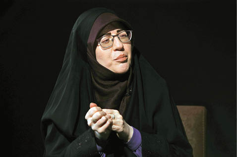 شعر مثل اکسیژن برای شهروندان لازم است