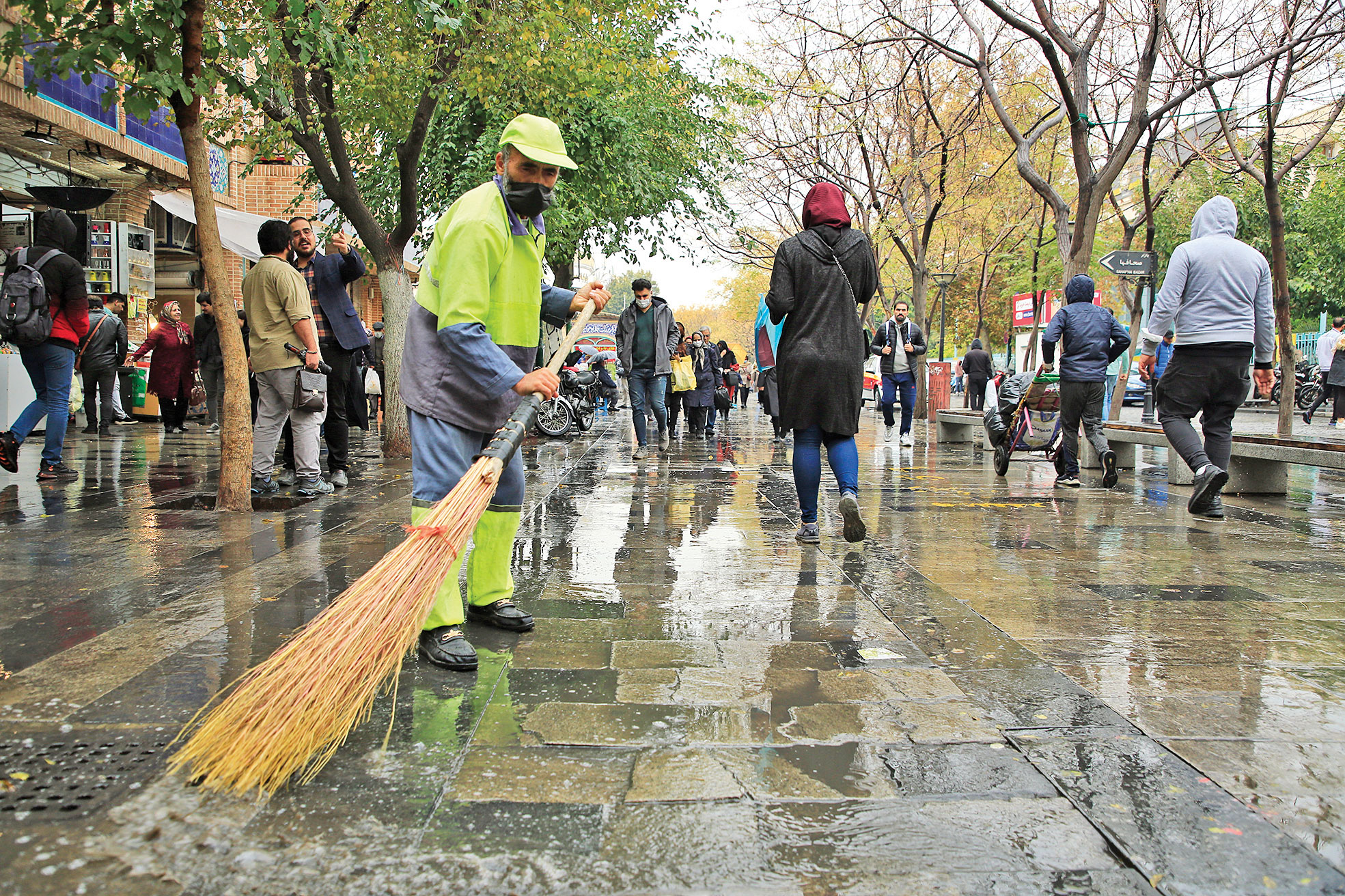 دشواری‌های نظافت شهر 730کیلومتری