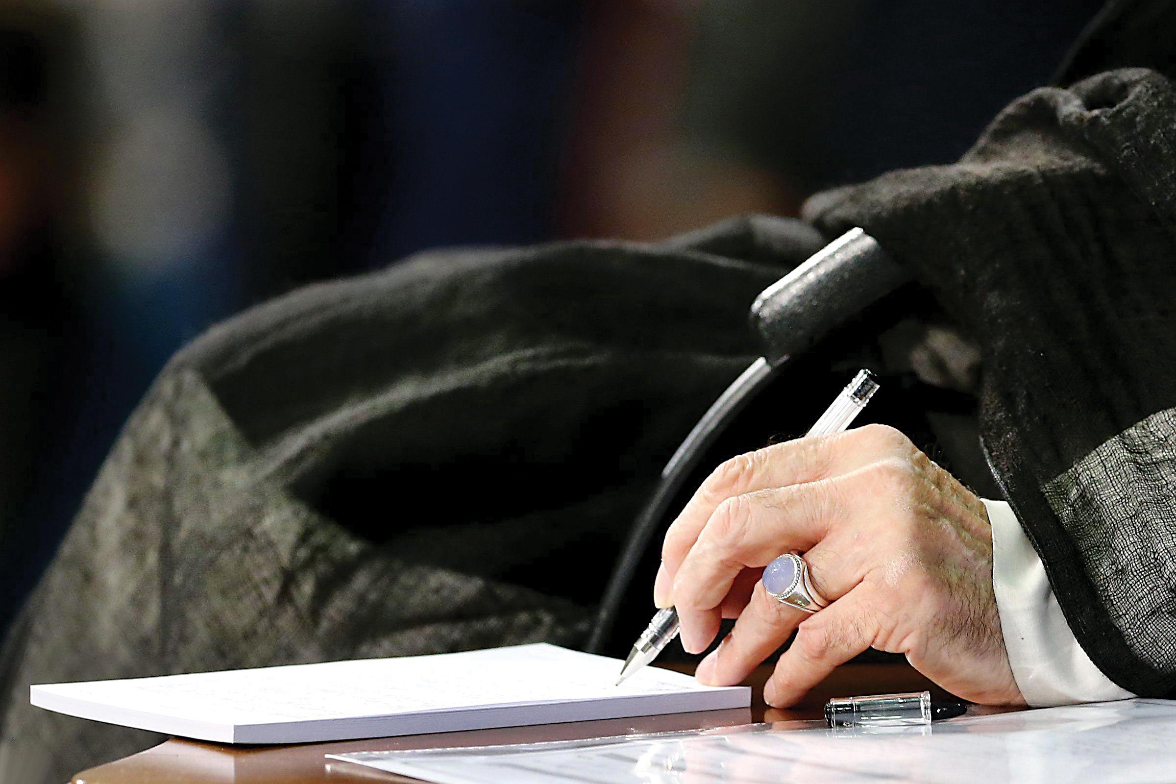 رهبر معظم انقلاب سیاست‌های 9گانه توسعه دریامحور کشور را ابلاغ فرمودند