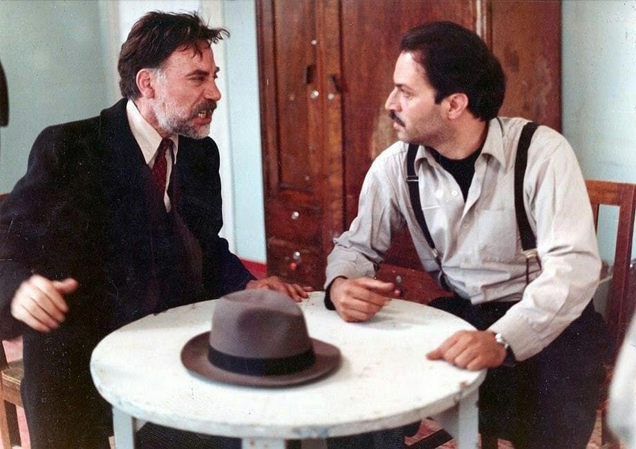 مردی که گریه و خنده را بلد بود