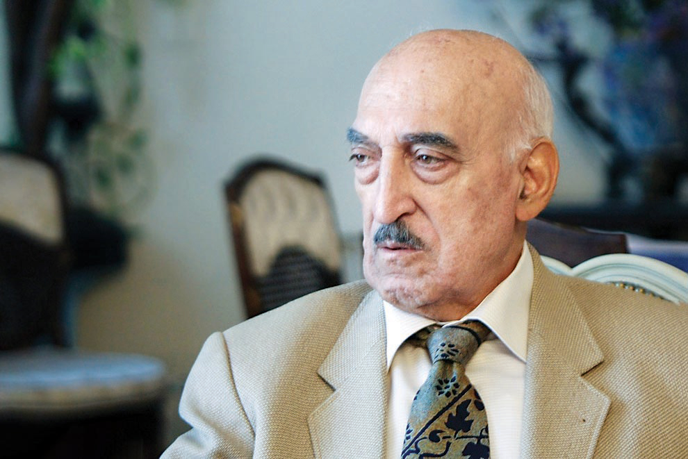 ایران‌مداری از سیاست تا ادبیات