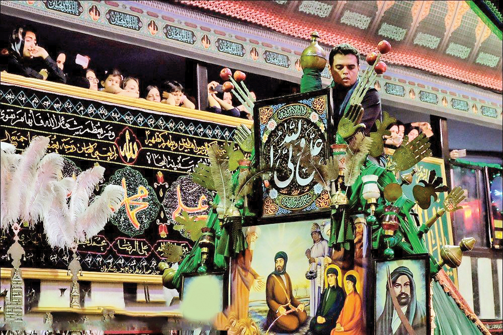 سیب سرخ شمیران نذر شفای بیماران