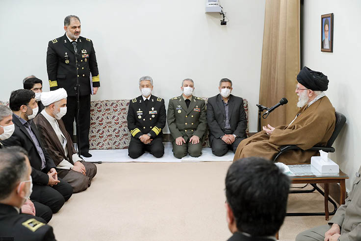 رهبر معظم انقلاب در دیدار جمعی از فرماندهان نیروی دریایی ارتش برای ایجاد امید و نشاط در جوانان پیشنهاد دادند: