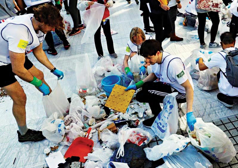 انگلیس، قهرمان جام جهانی آشغال جمع‌کنی