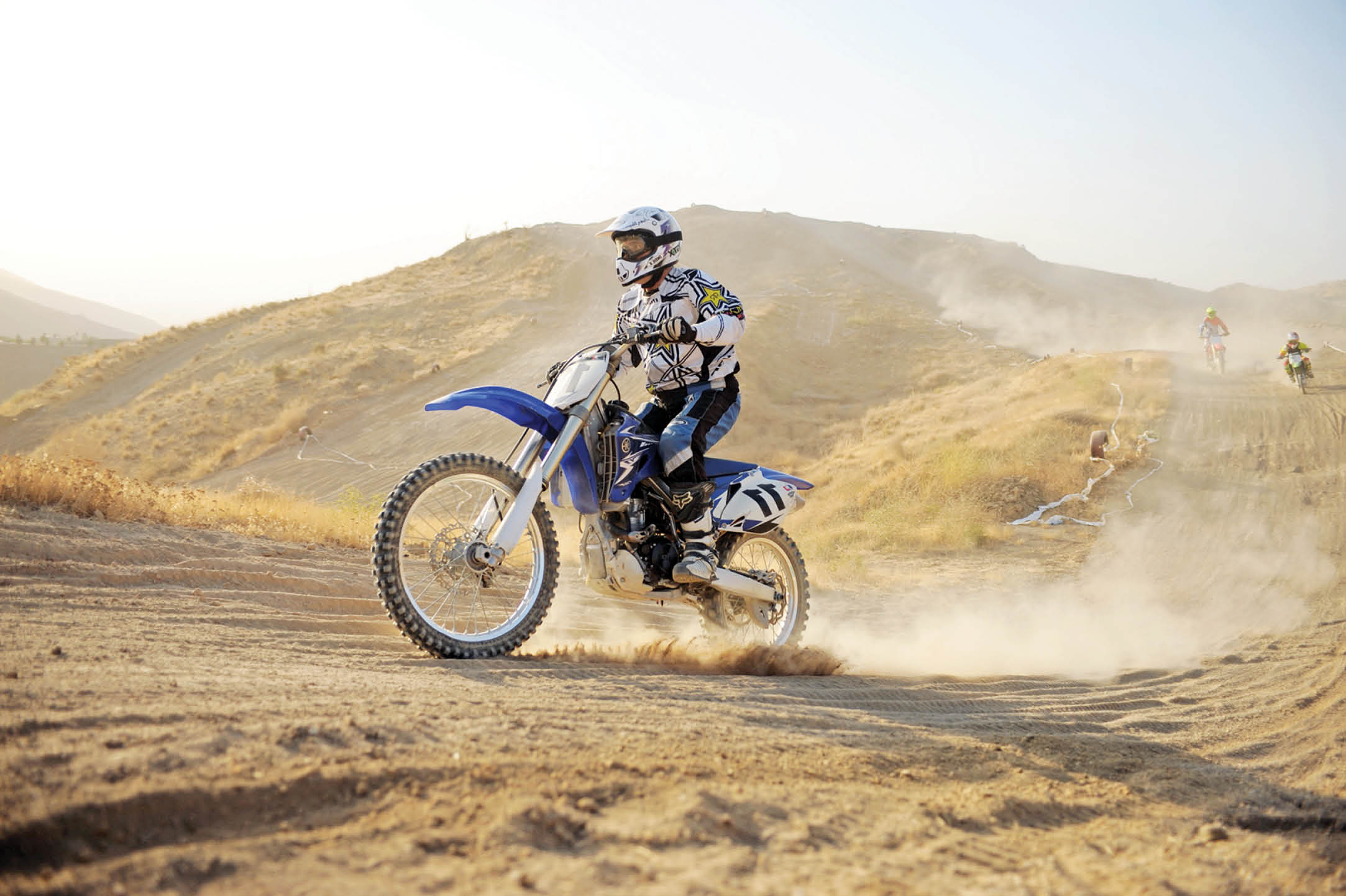 هیجان و سرعت روی دو چرخ را در پیست‌های پایتخت تجربه کنید