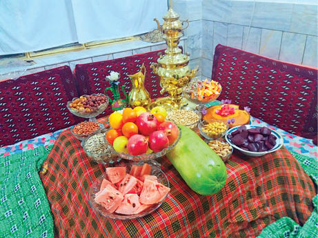 آداب معاشرت مهمانی را در شب یلدا رعایت کنید