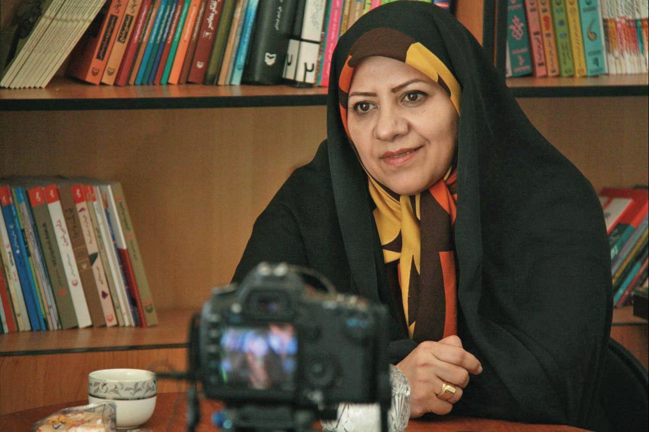 گفت‌وگو با نویسنده «دختر شینا» به بهانه چاپ صدوبیستم