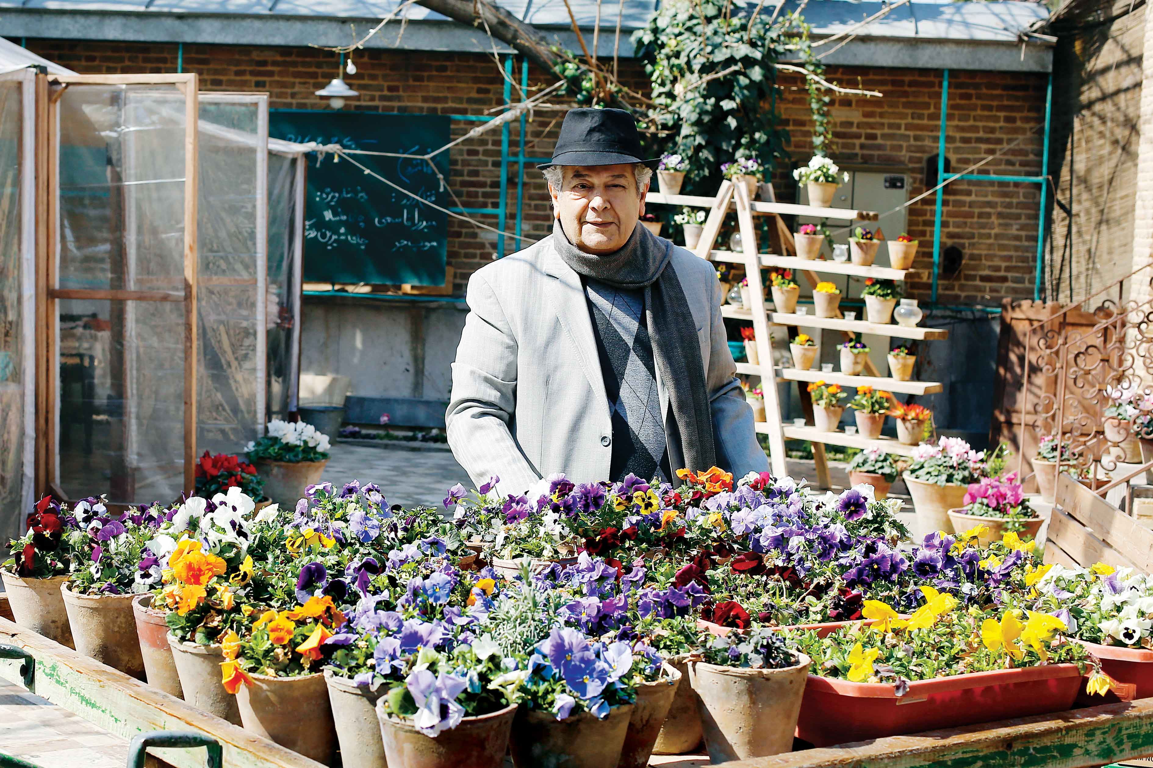 پای صحبت‌های رضا فیاضی، بازیگر، نویسنده و کارگردانی که زندگی‌اش با کتاب و کودک گره خورده است