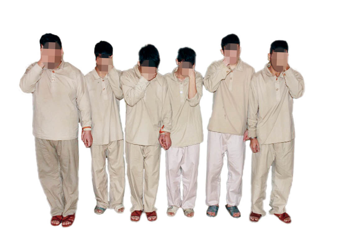 دزدان مسلح پس از ورود به خانه‌ها دست به سرقت و تجاوز می‌زدند