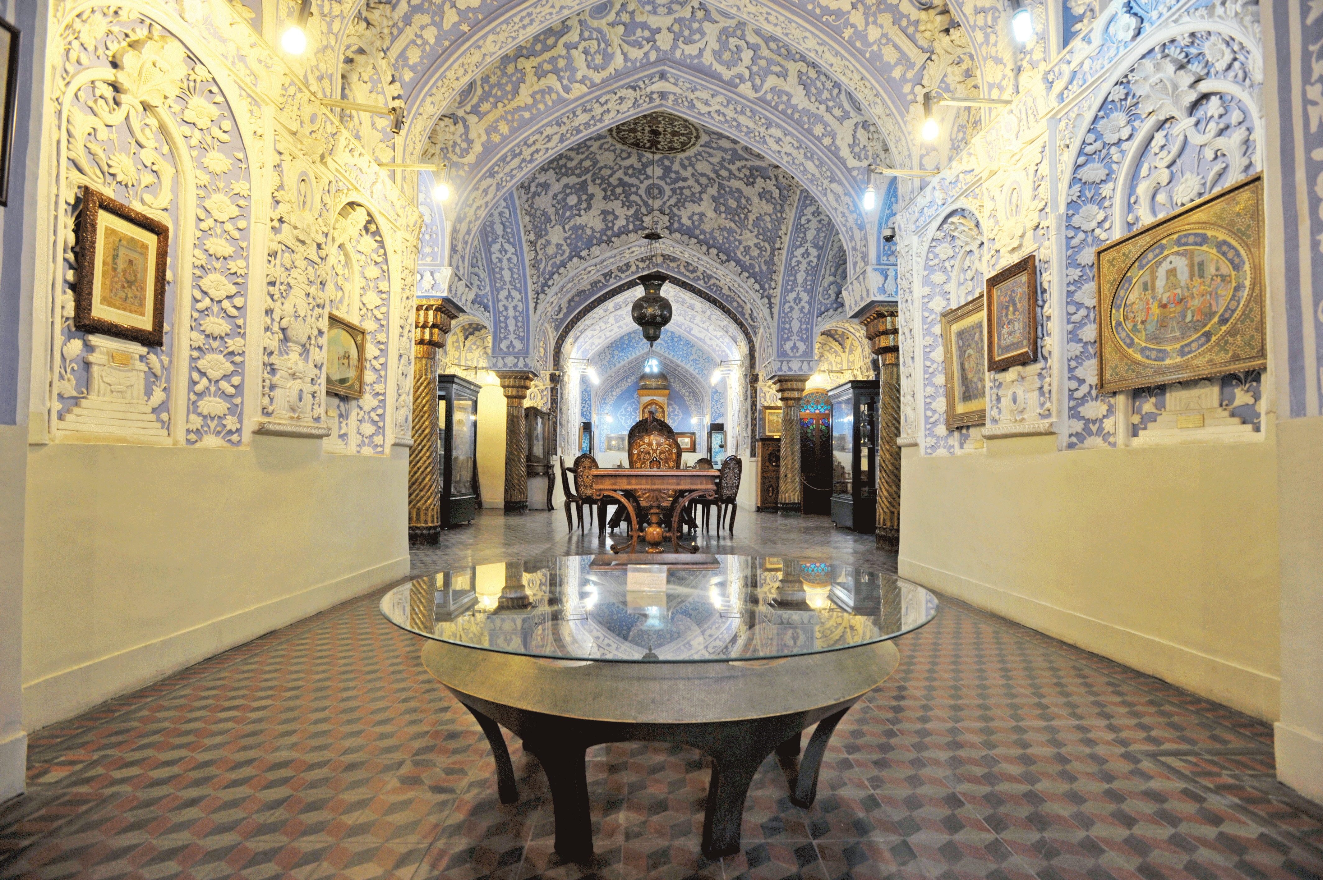 پایتخت موزه‌ها و مجموعه‌های هنری بسیاری برای گردش و تفری0ح دارد