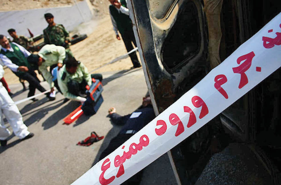 پسری که 2نوجوان را در راه مدرسه هدف اسید پاشی قرار داده بود، با شلیک پلیس جان باخت