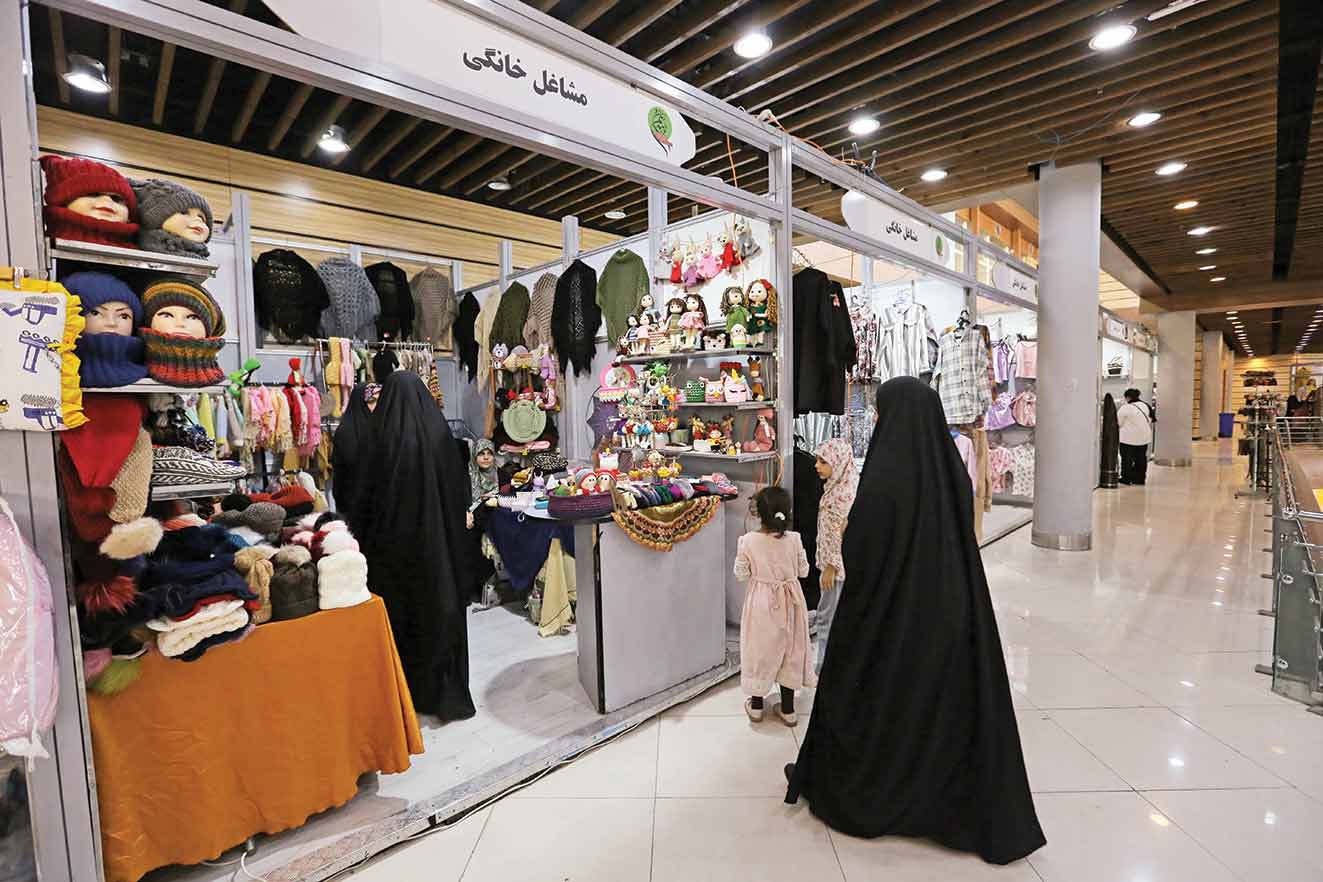 فاطمه‌سادات غفوریان، استاد رشته کارآفرینی در دانشگاه تهران: