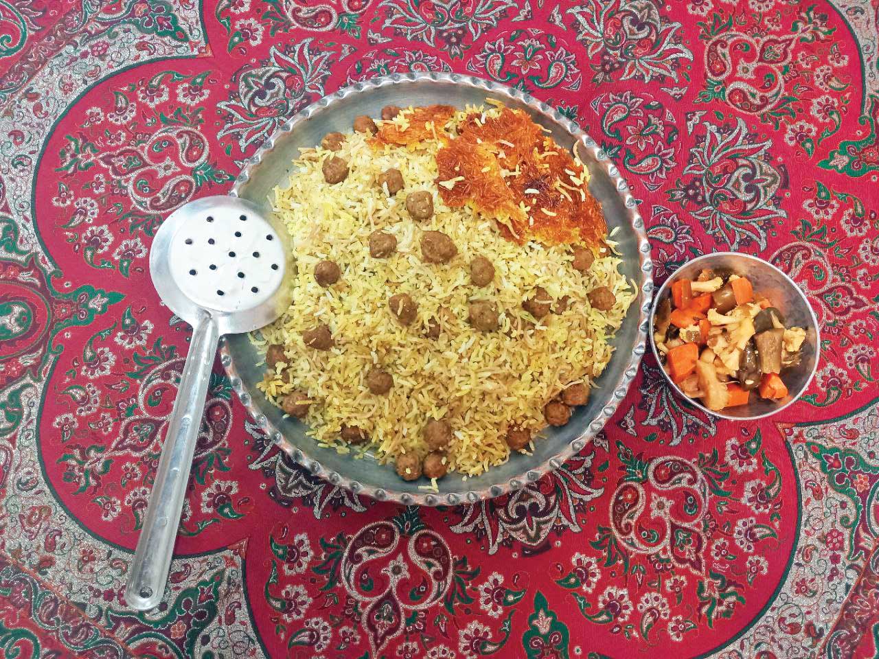 مواد اولیه پلاو‌های تهرانی از باغ‌ها و زمین‌های کشاورزی این شهر تهیه می‌شد