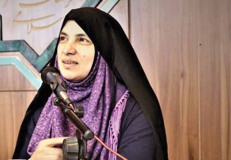 نادیا مفتونی