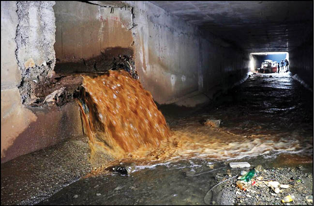 خروج ۷۵هزار کیلو لجن از شبکه آب‌های سطحی