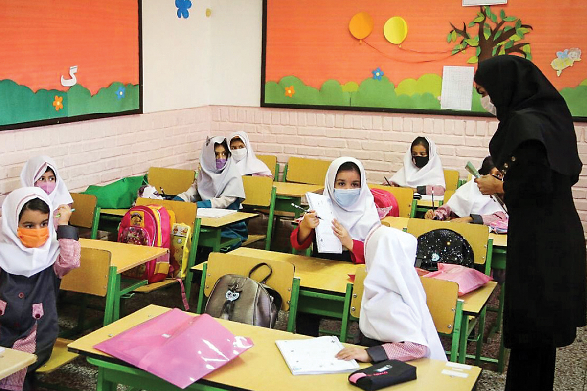 تدریس ایران‌شناسی در مدارس