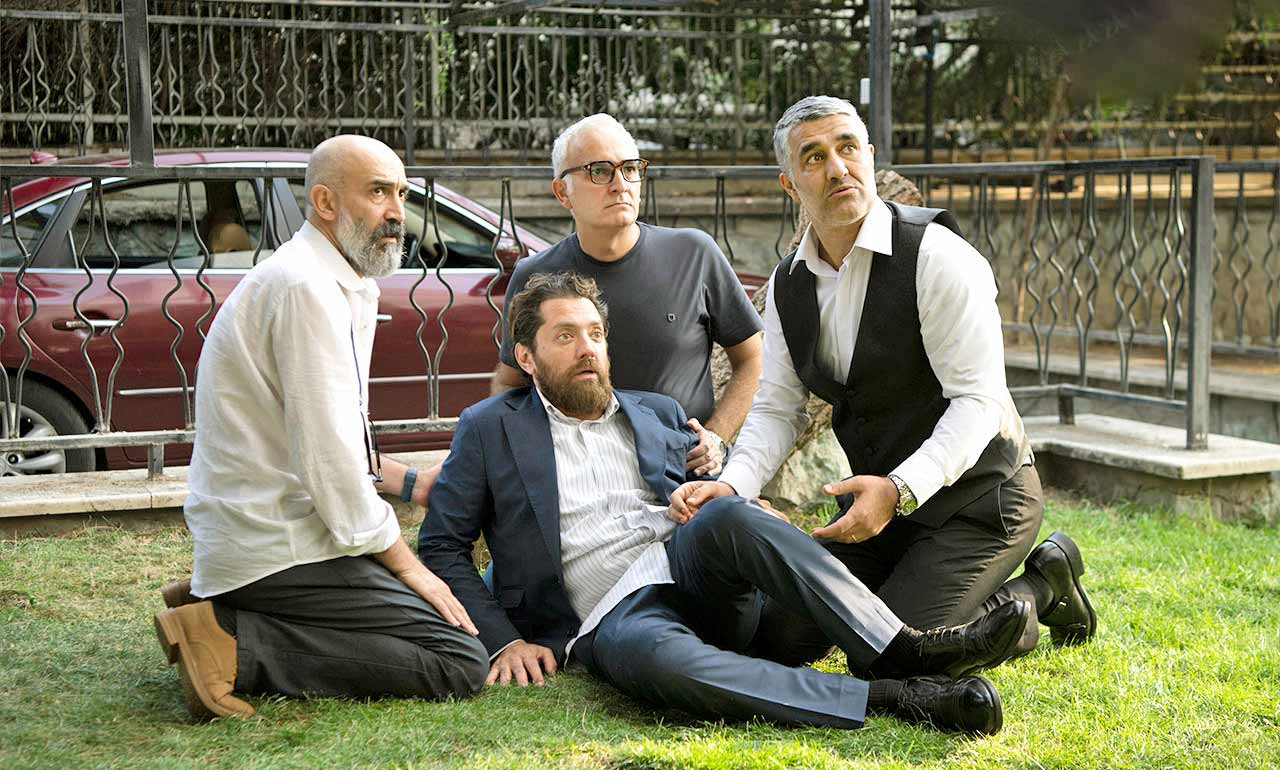 نگاهی به بازیهای طنز هادی حجازیفر در سینما و تلویزیون به بهانه نمایش فیلم صبحانه با زرافهها