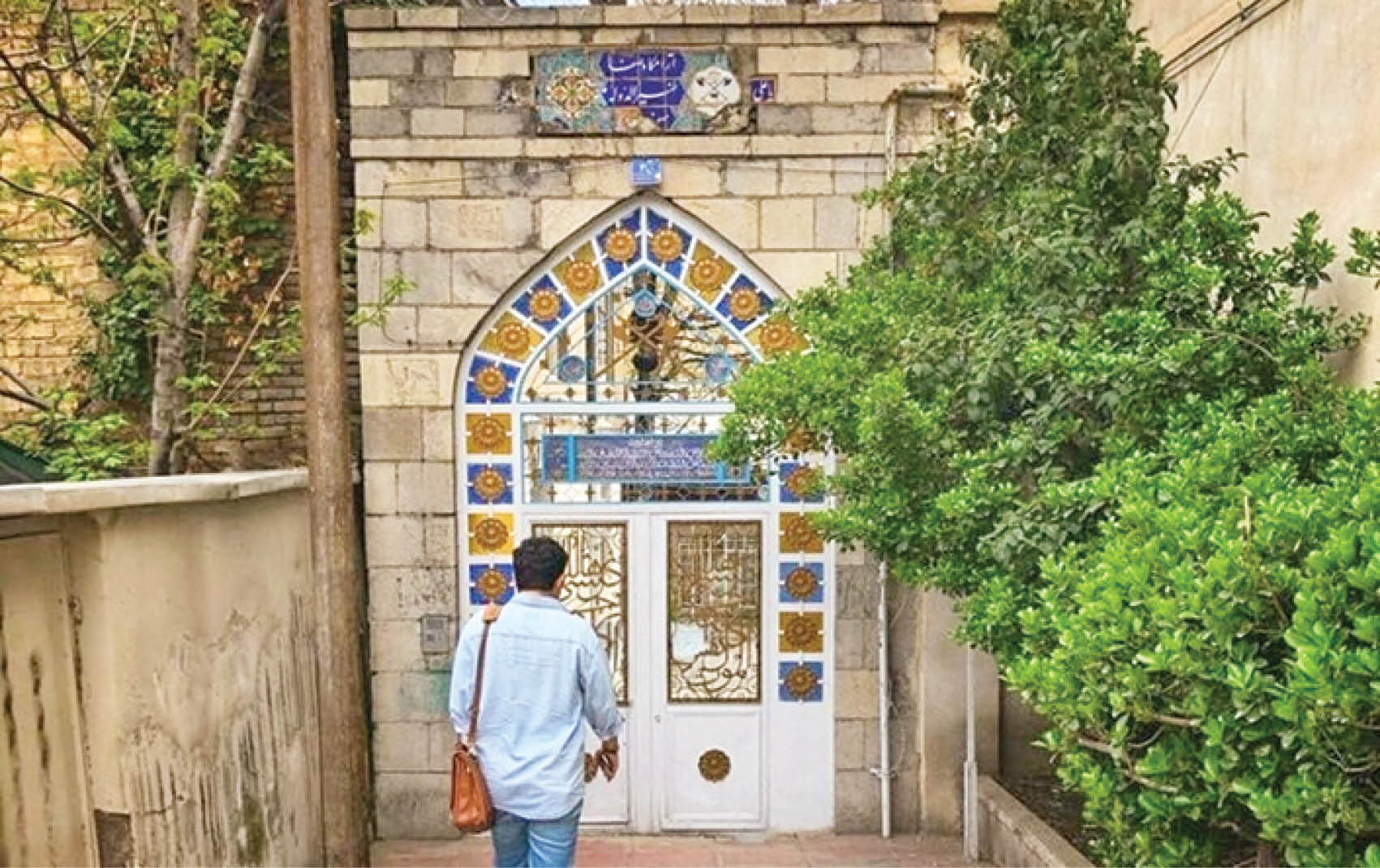 برخی از نخستین‌های موسیقی در آرامستان ظهیر‌الدوله آرمیده‌اند