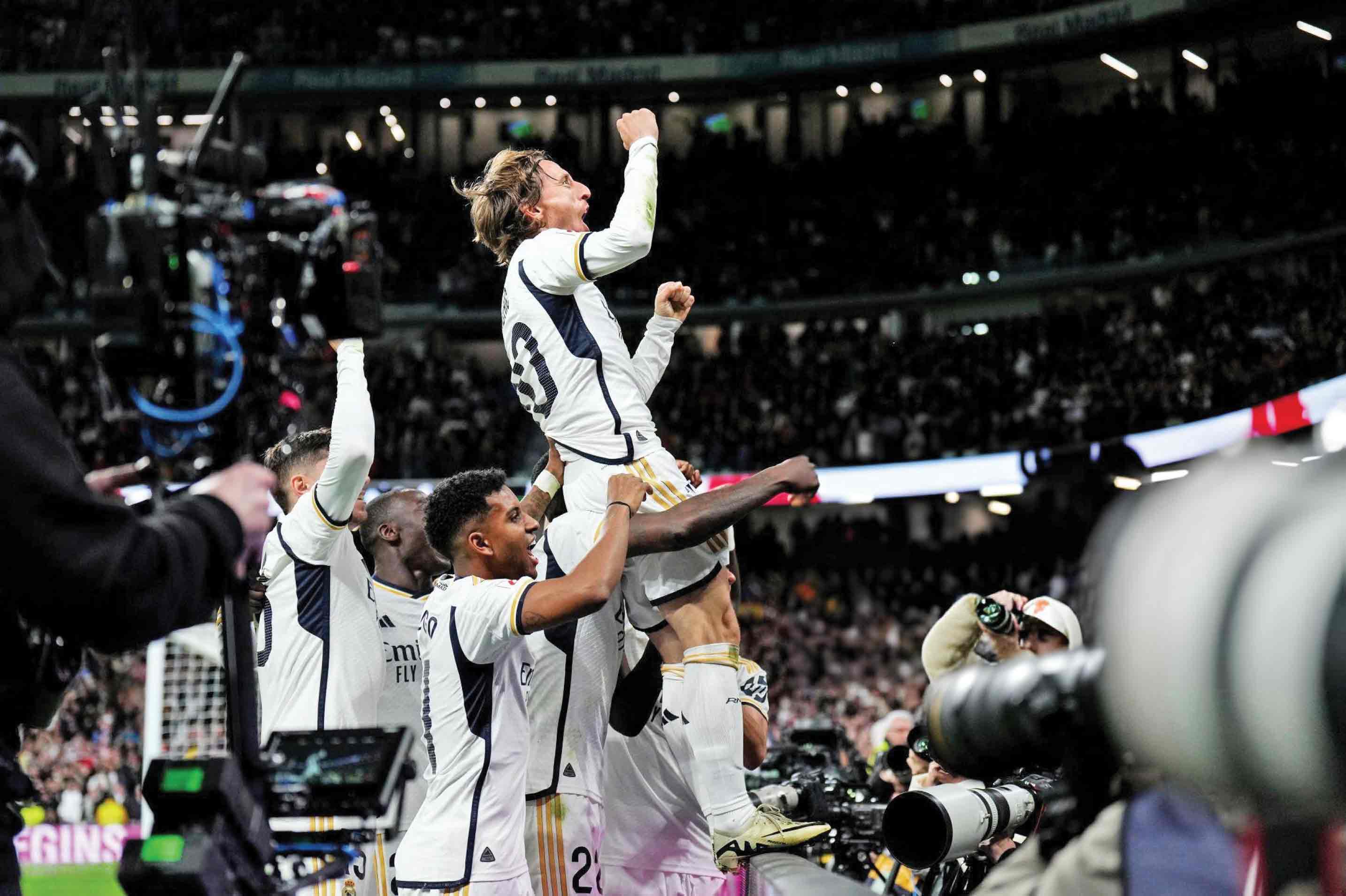 دود از کنده بلند شد