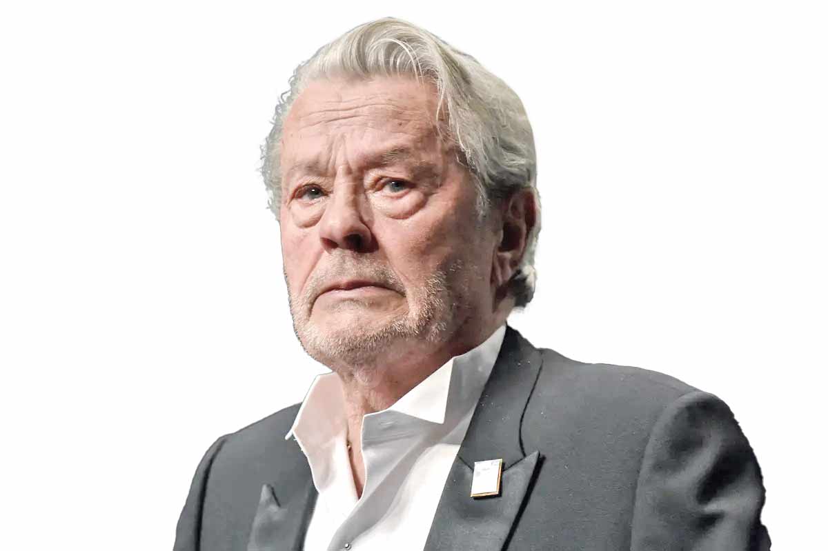 کشف سلاح در خانه آلن دلون