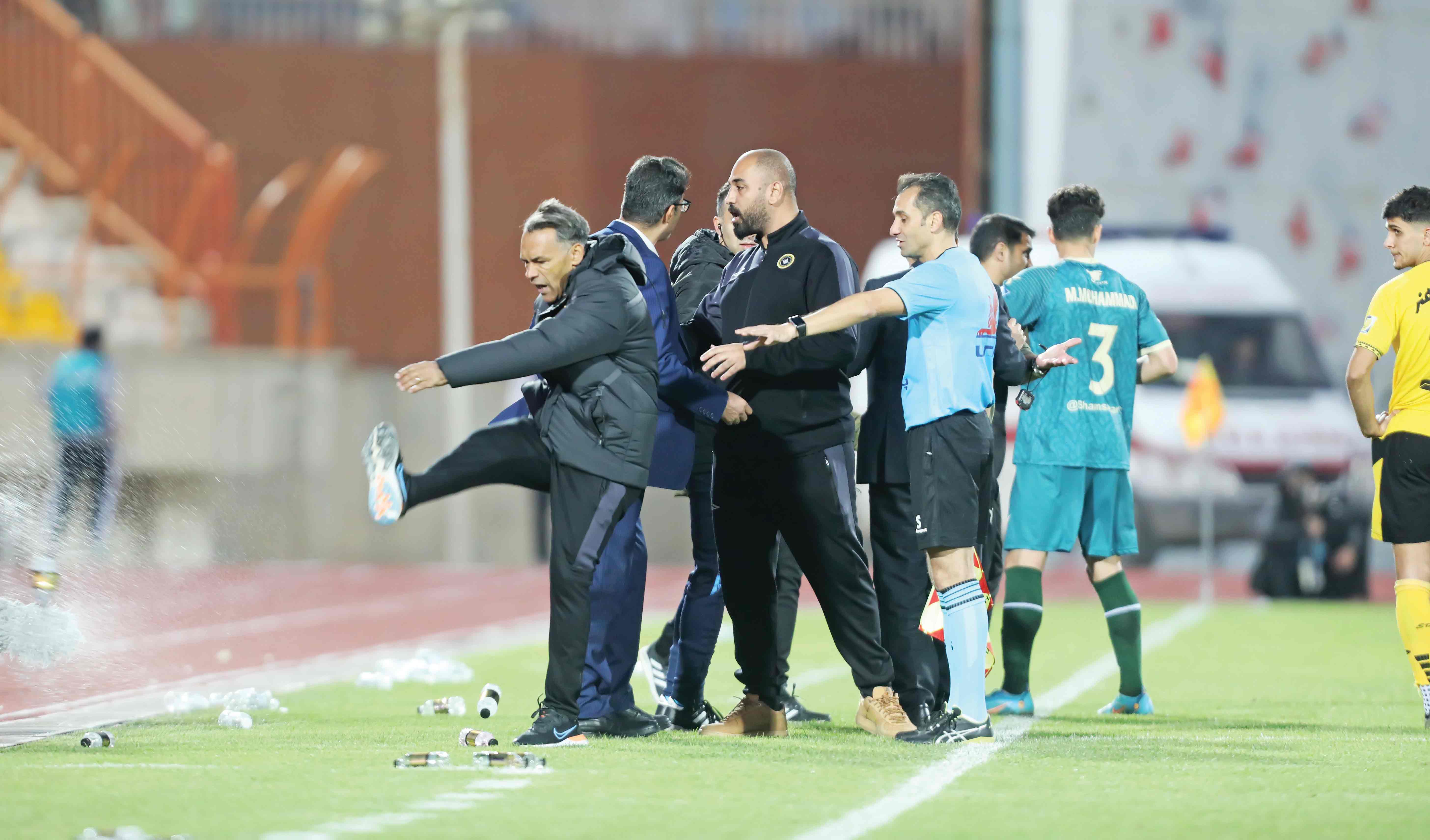 پرتغالی زیر تیغ