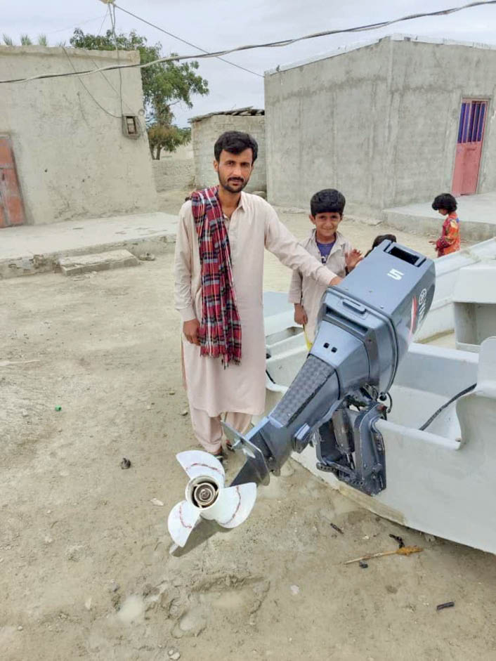 گفت‌وگو با مردی که با قایقش به نجات سیل‌زدگان در سیستان و بلوچستان رفت