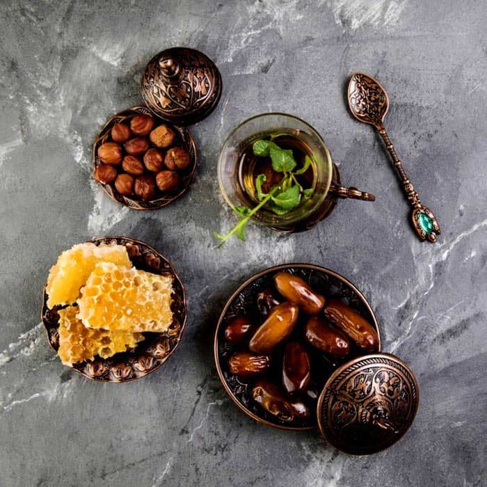 چ‍‍ند خوردنی چرب و شی‍‍ری‍‍ن از طعام