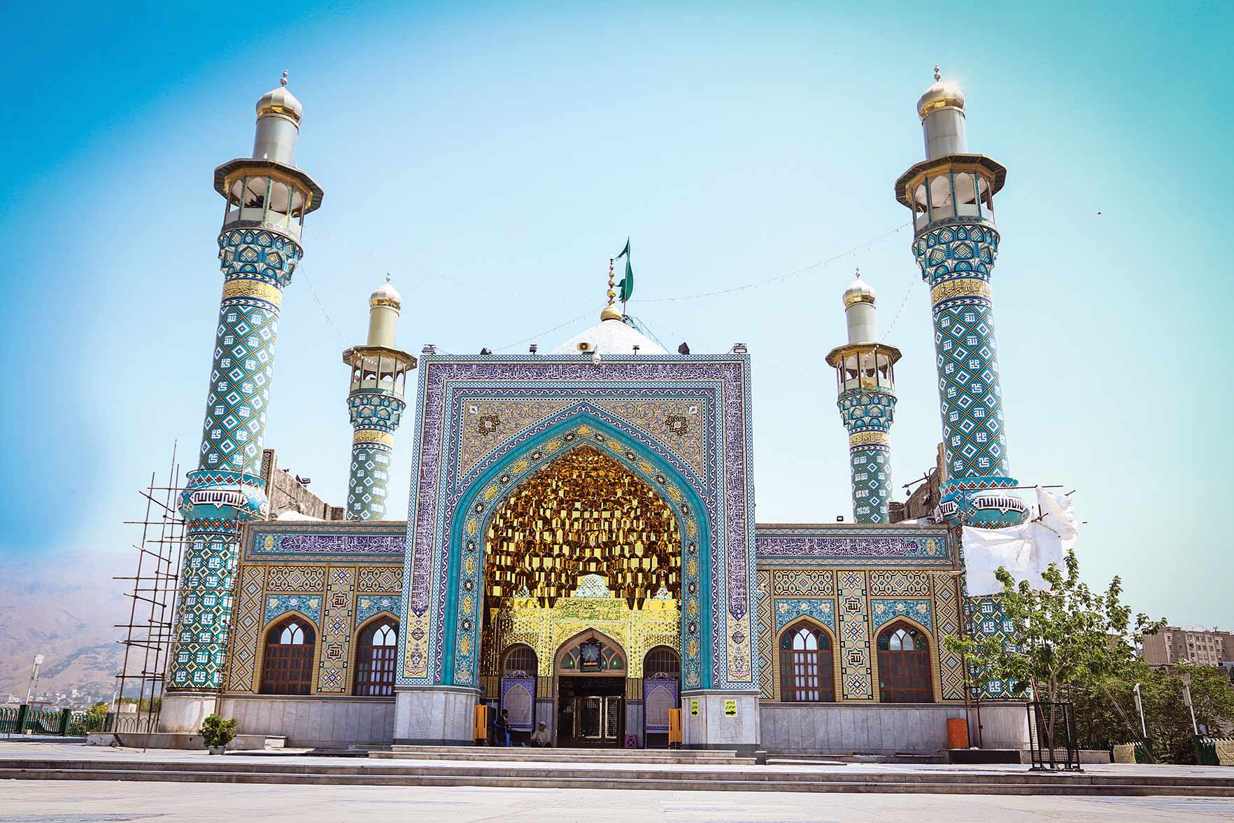 حرم‌امامزاده‌ها ‌درنوروز و ‌ماه رمضان حال و هوای ویژه‌ای دارند