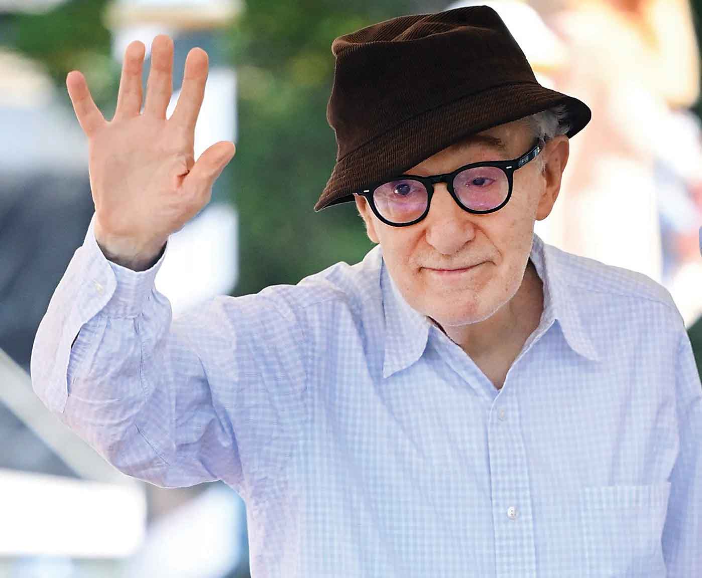 انتقاد وودی آلن از اکران آنلاین