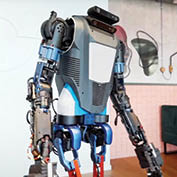 روباتی که زبان طبیعی را درک می‌کند