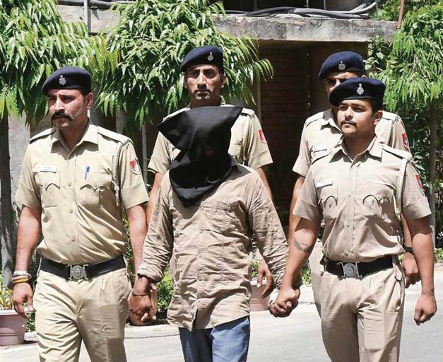 راننده تاکسی، قاتل زنان هندی بود